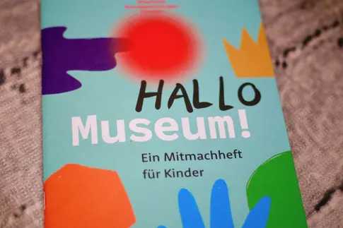 Ein buntes Mitmachheft der SKD für Kinder
