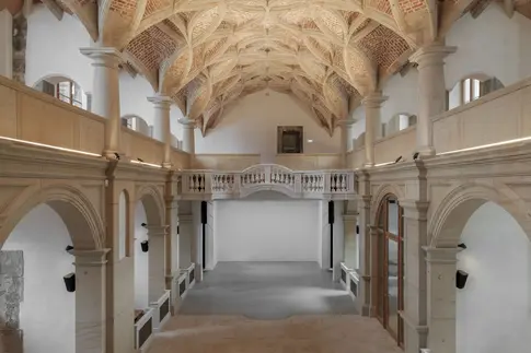 Raumansicht mit Deckengewölbe