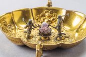 Henkelschale, Herrengrund/Špania Dolina, frühes 18. Jahrhundert goldene Schale mit zwei Bergmännerfiguren