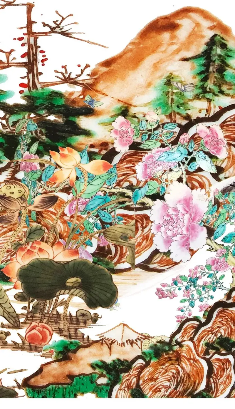 Details einer Porzellanmalerei mit Gartenmotiven