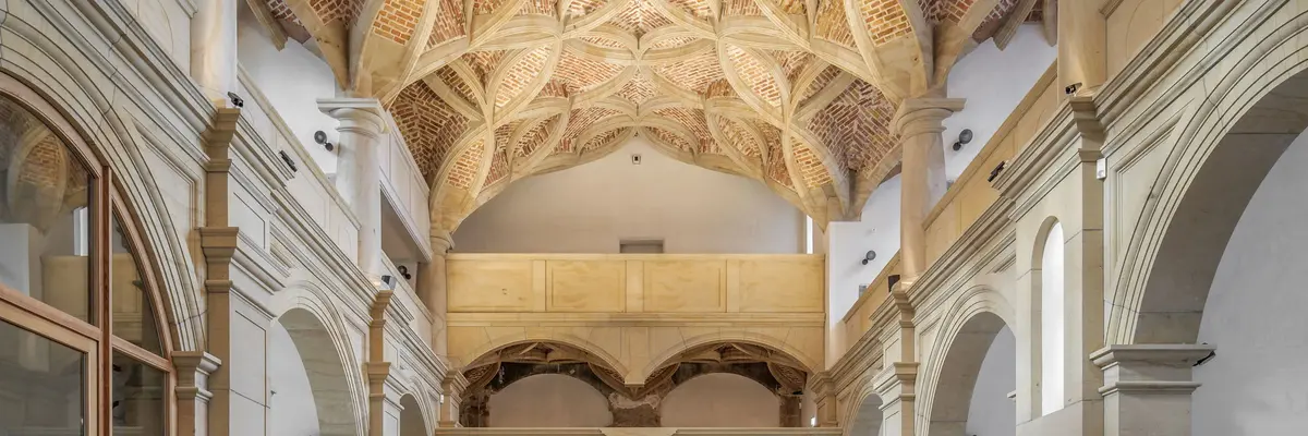 Schlosskapelle mit Schlingrippengewölbe im Residenzschloss Dresden, November 2025