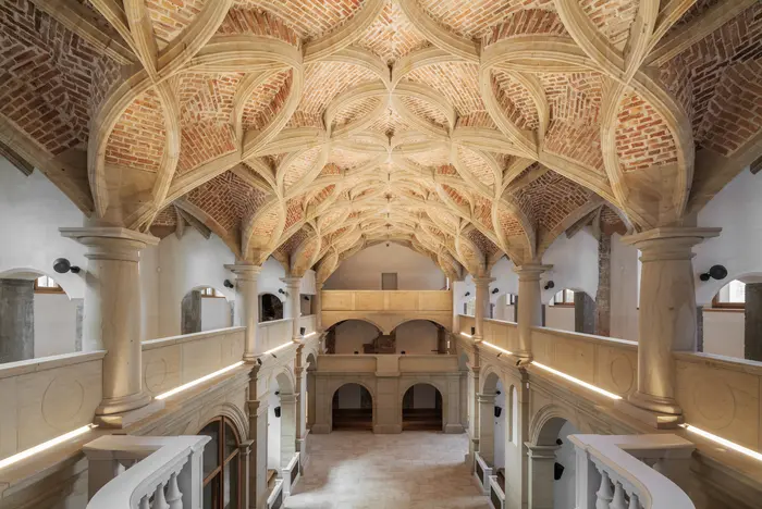 Raumansicht mit Deckengewölbe